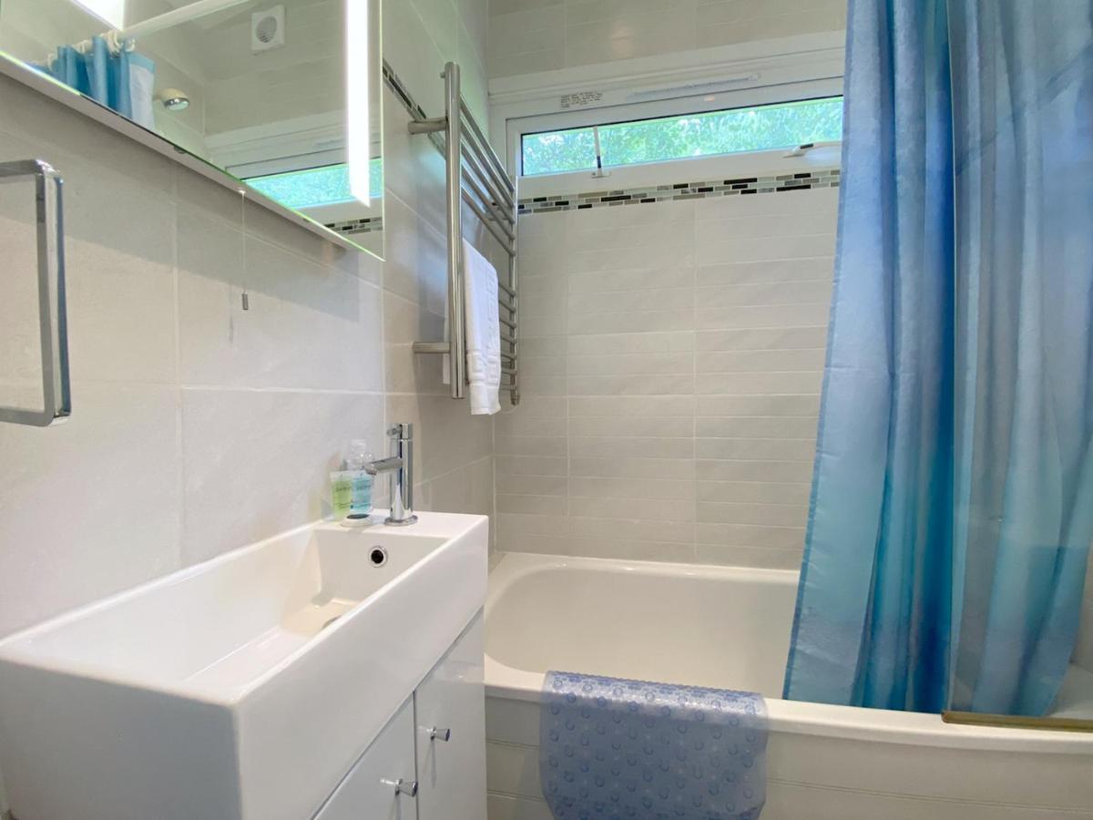 Pass The Keys Gower Beach Staycation Caswell Bay - Sleeps 4 Swansea Exteriör bild